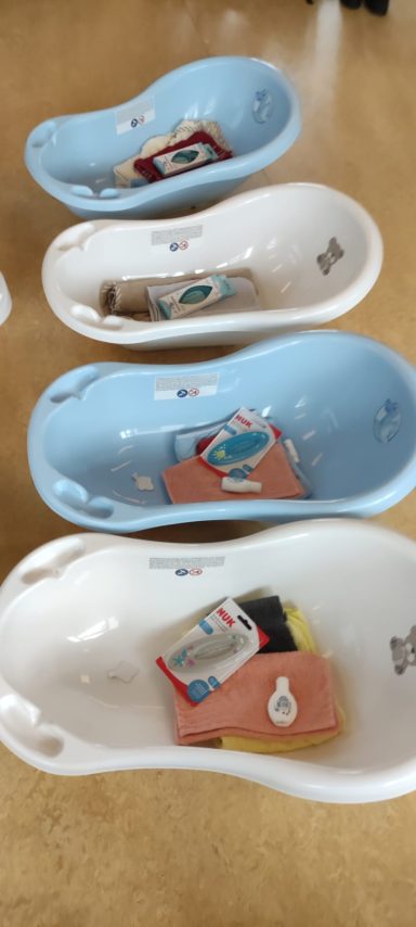 Unterstützung beim Babybaden